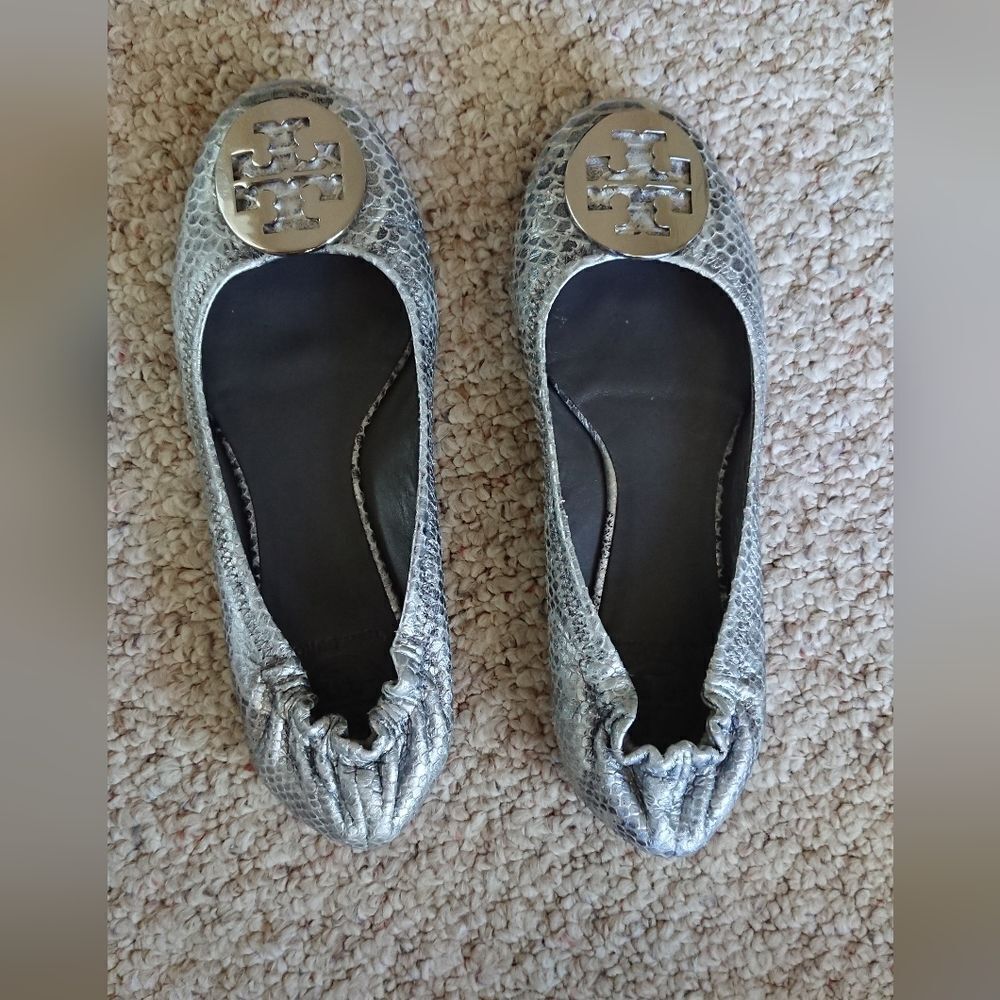 Tory Burch gray Leather Ballet Flat in gray/silver size 6.5 - Picture 4 of 11